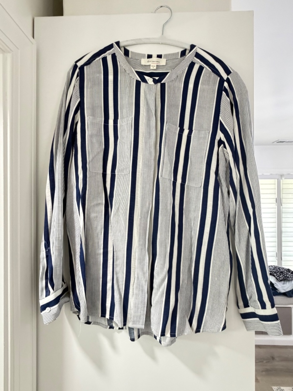 Womens Stripped - Blouse - Long Sleeve - Collarless